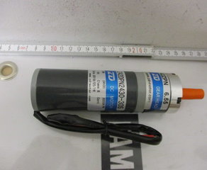 Щеточный двигатель постоянного тока 
Z42DPN2430-30S+42ZPN6,55  
DC Bürsten Motor 30W, 24V, Getriebe i=6,55 ZD-MOTOR